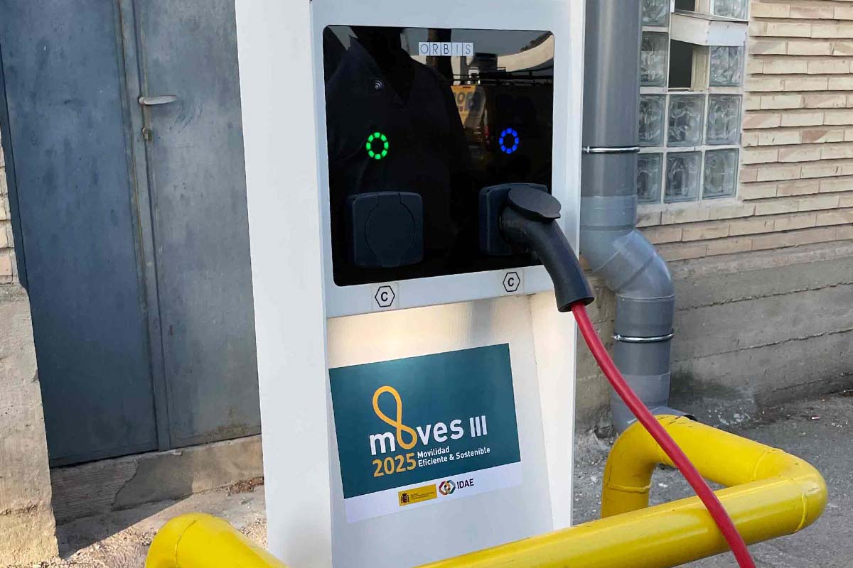 cargador eléctrico moves III Zaforsa